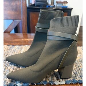 Cosy Island Chic Heeled Boots for Women Size 7